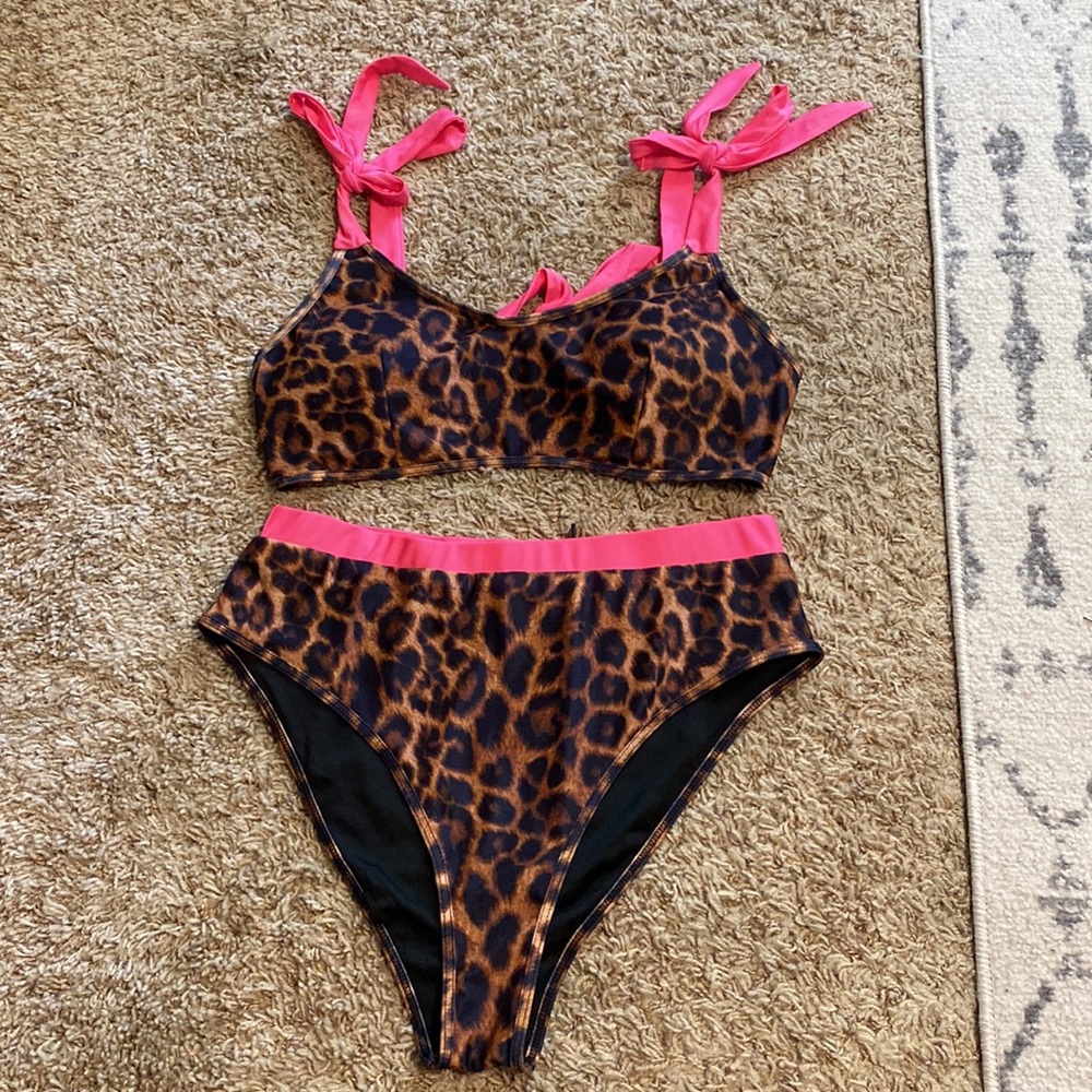 Cheetah and pink bikini!